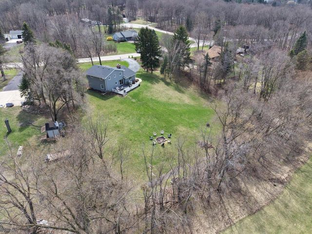 1888 Woodsfield DRIVE, Richfield, WI 53076
