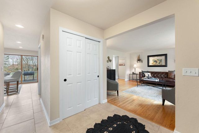 1888 Woodsfield DRIVE, Richfield, WI 53076