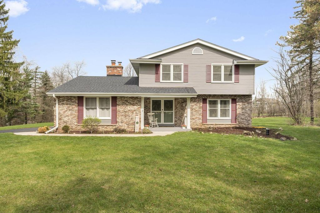 1888 Woodsfield DRIVE, Richfield, WI 53076