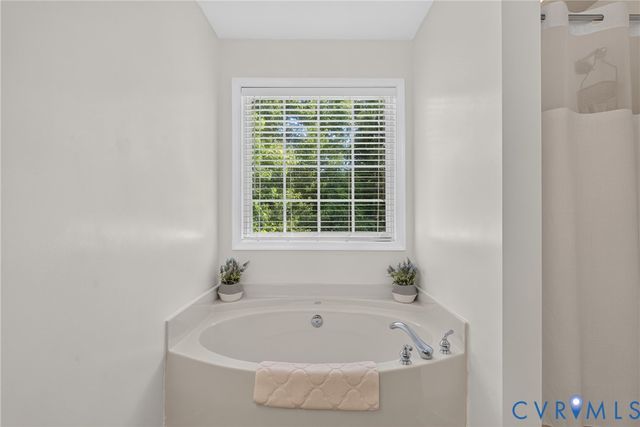 2201 Water Horse Ct, Midlothian, VA 23112