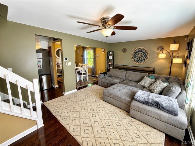 5515 Chateau Lane, Clay, NY 13041
