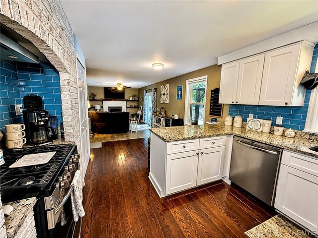 5515 Chateau Lane, Clay, NY 13041