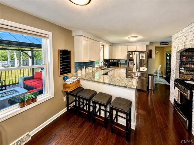 5515 Chateau Lane, Clay, NY 13041