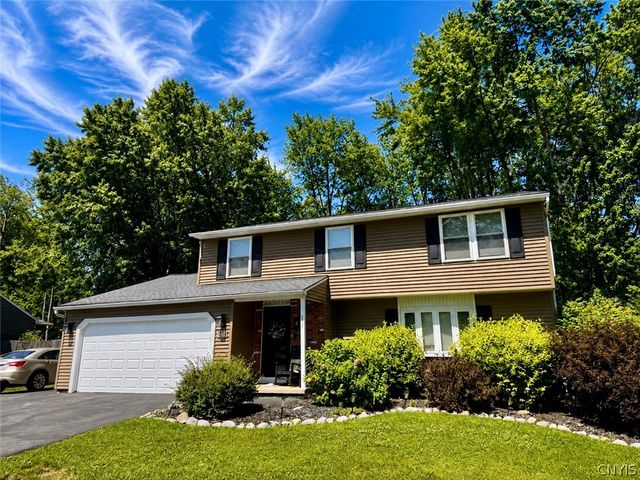 5515 Chateau Lane, Clay, NY 13041