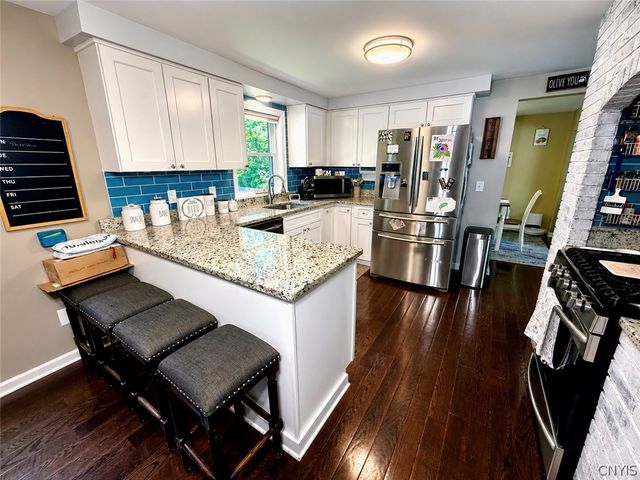 5515 Chateau Lane, Clay, NY 13041