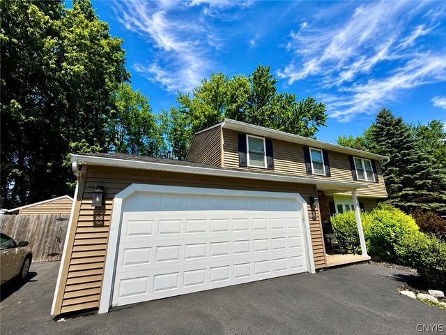 5515 Chateau Lane, Clay, NY 13041
