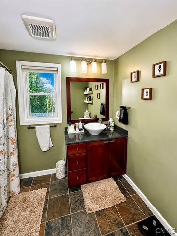 5515 Chateau Lane, Clay, NY 13041