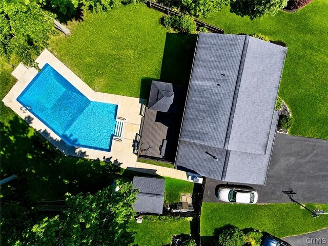 5515 Chateau Lane, Clay, NY 13041