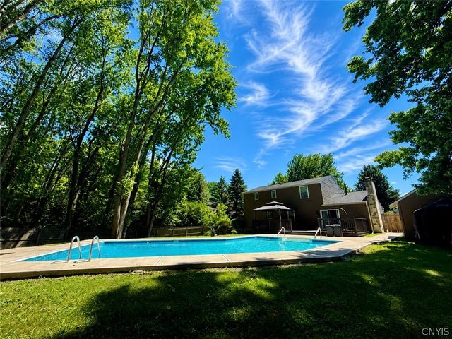 5515 Chateau Lane, Clay, NY 13041