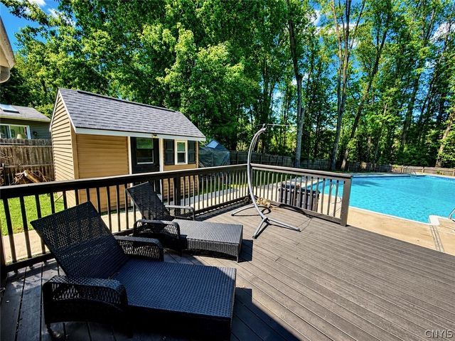 5515 Chateau Lane, Clay, NY 13041