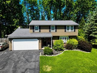 5515 Chateau Lane, Clay, NY 13041