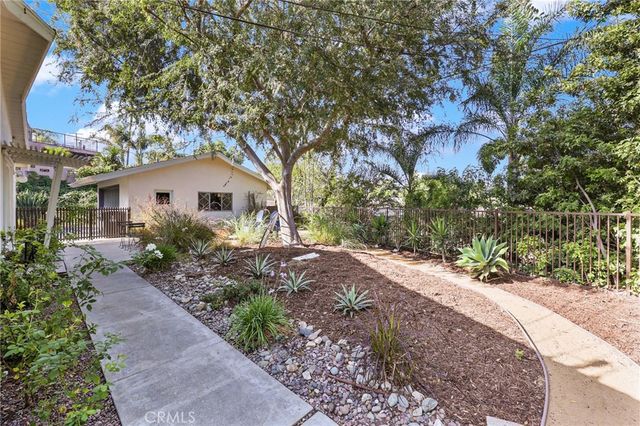 1425 Longview, Fullerton, CA 92831