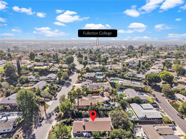 1425 Longview, Fullerton, CA 92831