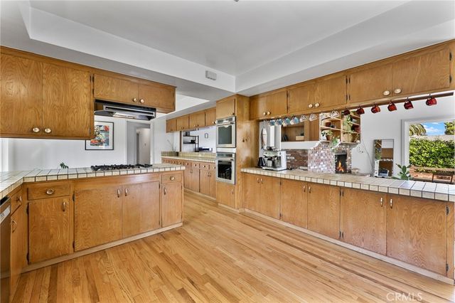 1425 Longview, Fullerton, CA 92831