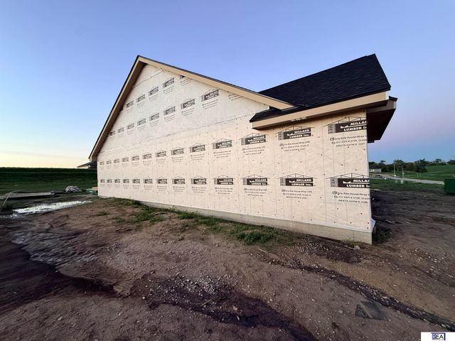 8910 Reed Street, Papillion, NE 68046