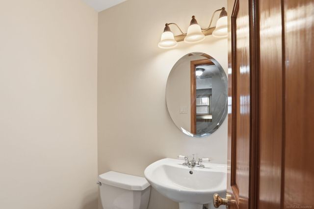 2957 Armstrong Drive, Orion Twp, MI 48360