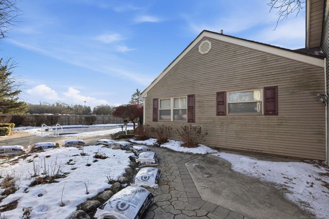 2957 Armstrong Drive, Orion Twp, MI 48360