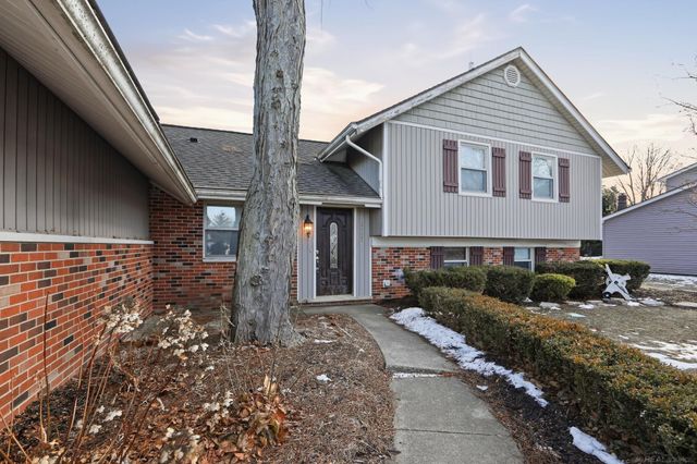 2957 Armstrong Drive, Orion Twp, MI 48360