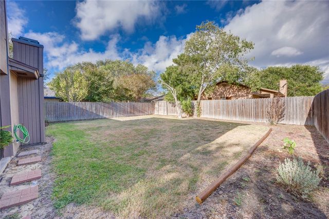 6709 Oakgate Dr, Corpus Christi, TX 78413