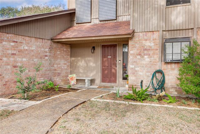 6709 Oakgate Dr, Corpus Christi, TX 78413