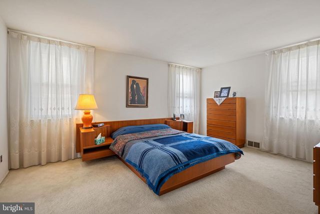 7450 4TH AVE, Elkins Park, PA 19027