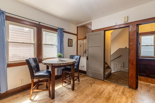 1811 N Astor STREET, Milwaukee, WI 53202
