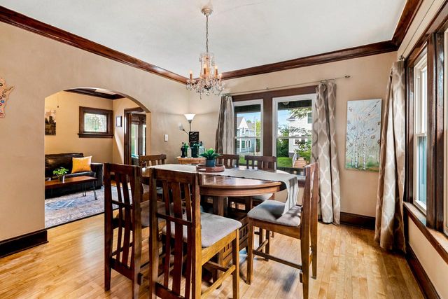 1811 N Astor STREET, Milwaukee, WI 53202