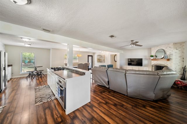 7457 County Line Road, Willis, TX 77378