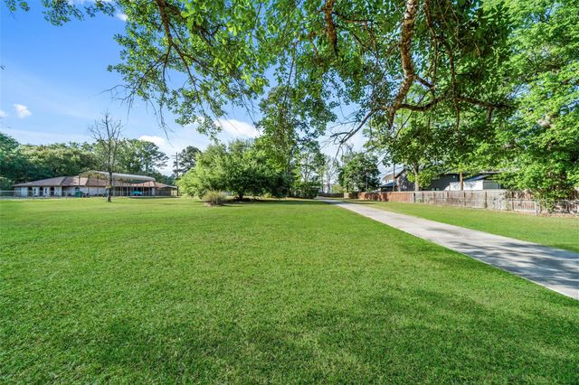 7457 County Line Road, Willis, TX 77378