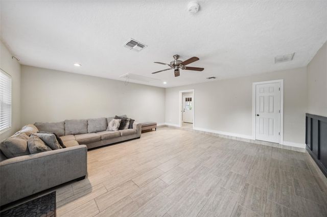 7457 County Line Road, Willis, TX 77378