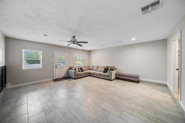 7457 County Line Road, Willis, TX 77378