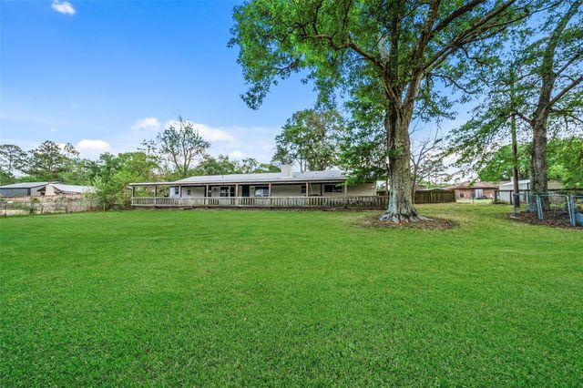 7457 County Line Road, Willis, TX 77378
