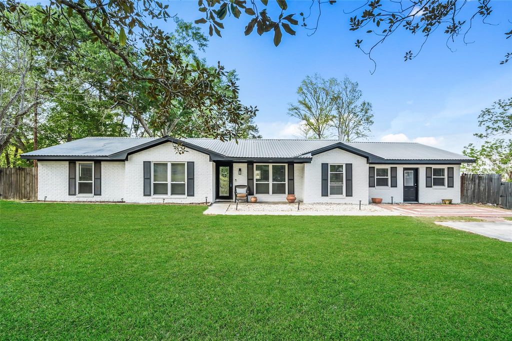 7457 County Line Road, Willis, TX 77378