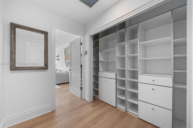 200 Ocean Lane Dr 108, Key Biscayne, FL 33149