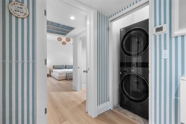 200 Ocean Lane Dr 108, Key Biscayne, FL 33149