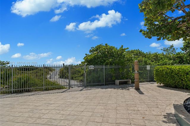 200 Ocean Lane Dr 108, Key Biscayne, FL 33149