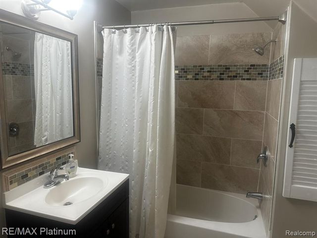 11836 Garfield Street, Riverview, MI 48193