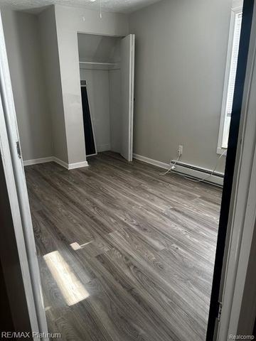 11836 Garfield Street, Riverview, MI 48193