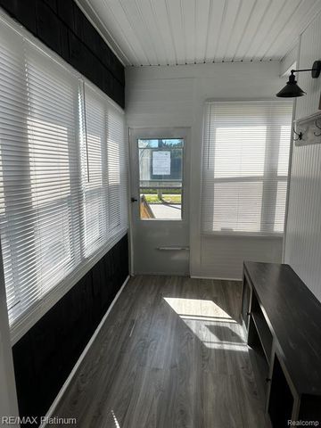 11836 Garfield Street, Riverview, MI 48193