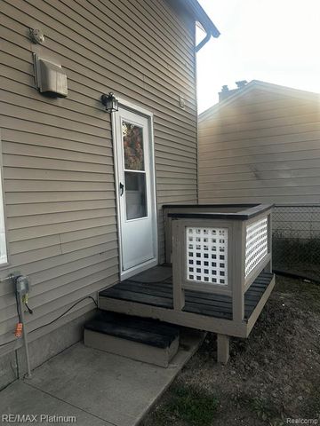 11836 Garfield Street, Riverview, MI 48193