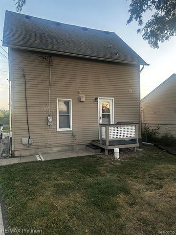 11836 Garfield Street, Riverview, MI 48193