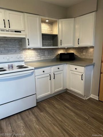 11836 Garfield Street, Riverview, MI 48193