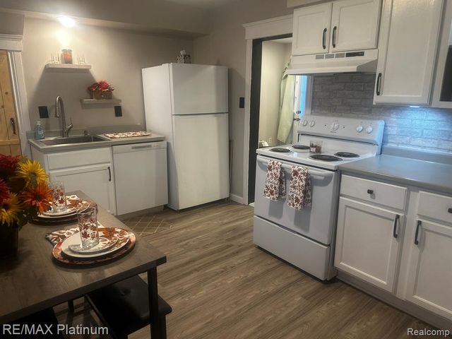 11836 Garfield Street, Riverview, MI 48193