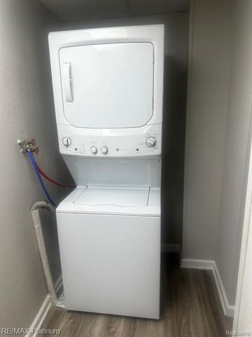 11836 Garfield Street, Riverview, MI 48193