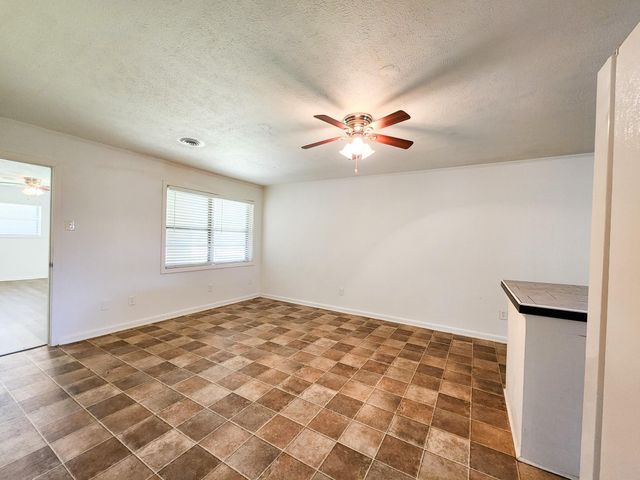 1307 Dwinnell Street, Baytown, TX 77520
