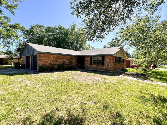 1307 Dwinnell Street, Baytown, TX 77520