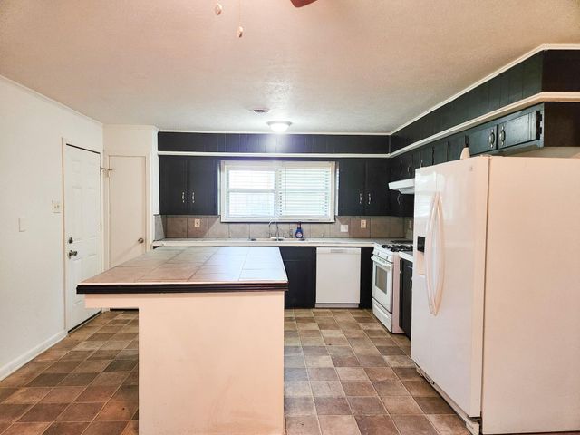 1307 Dwinnell Street, Baytown, TX 77520