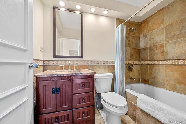 2 Bay Club Drive 16V, Bayside, NY 11360