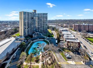 2 Bay Club Drive 16V, Bayside, NY 11360