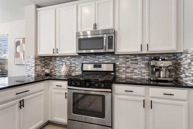 514 Wincliff DR, Buda, TX 78610